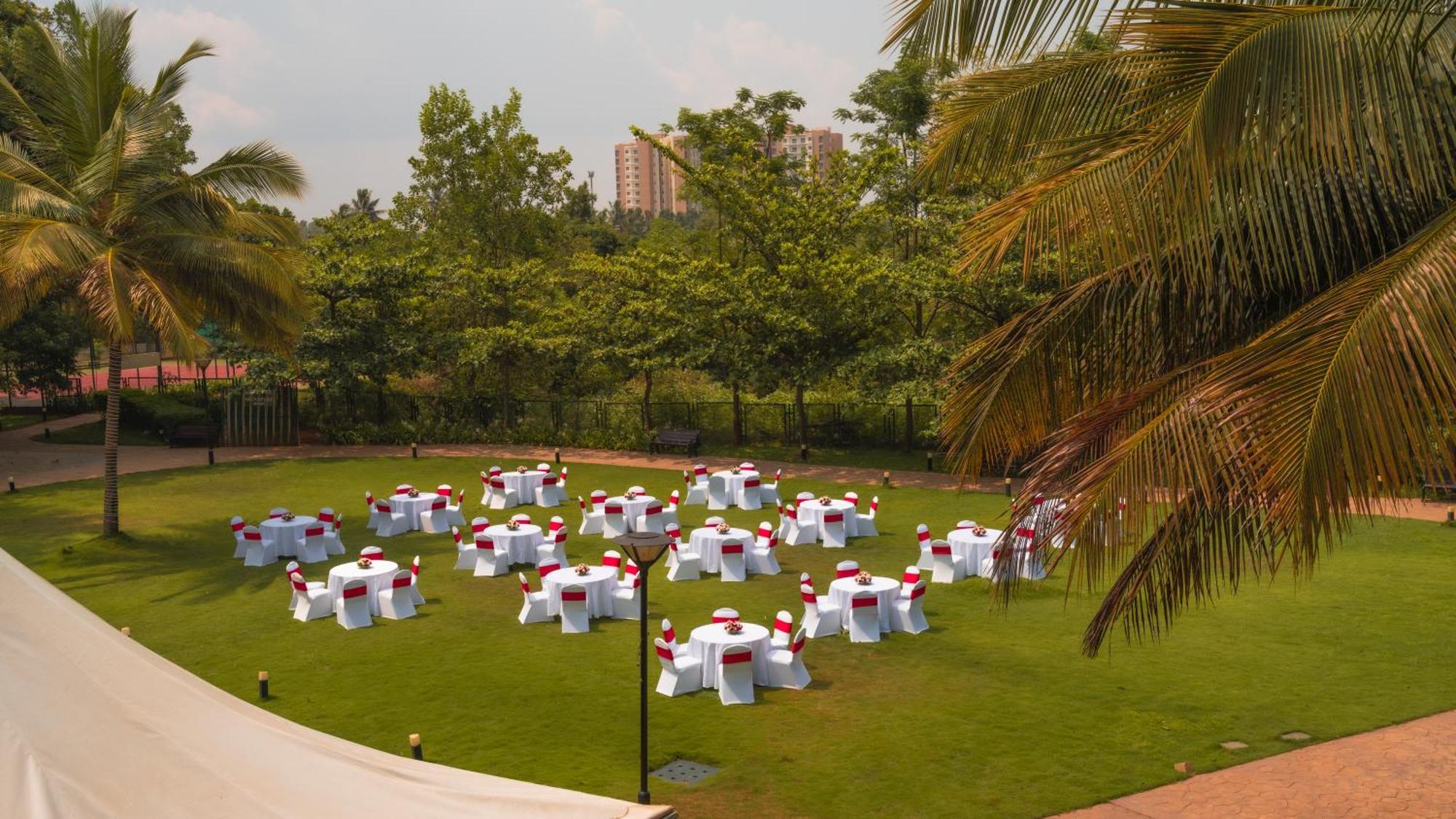Signature Club Resort Devanahalli Екстериор снимка