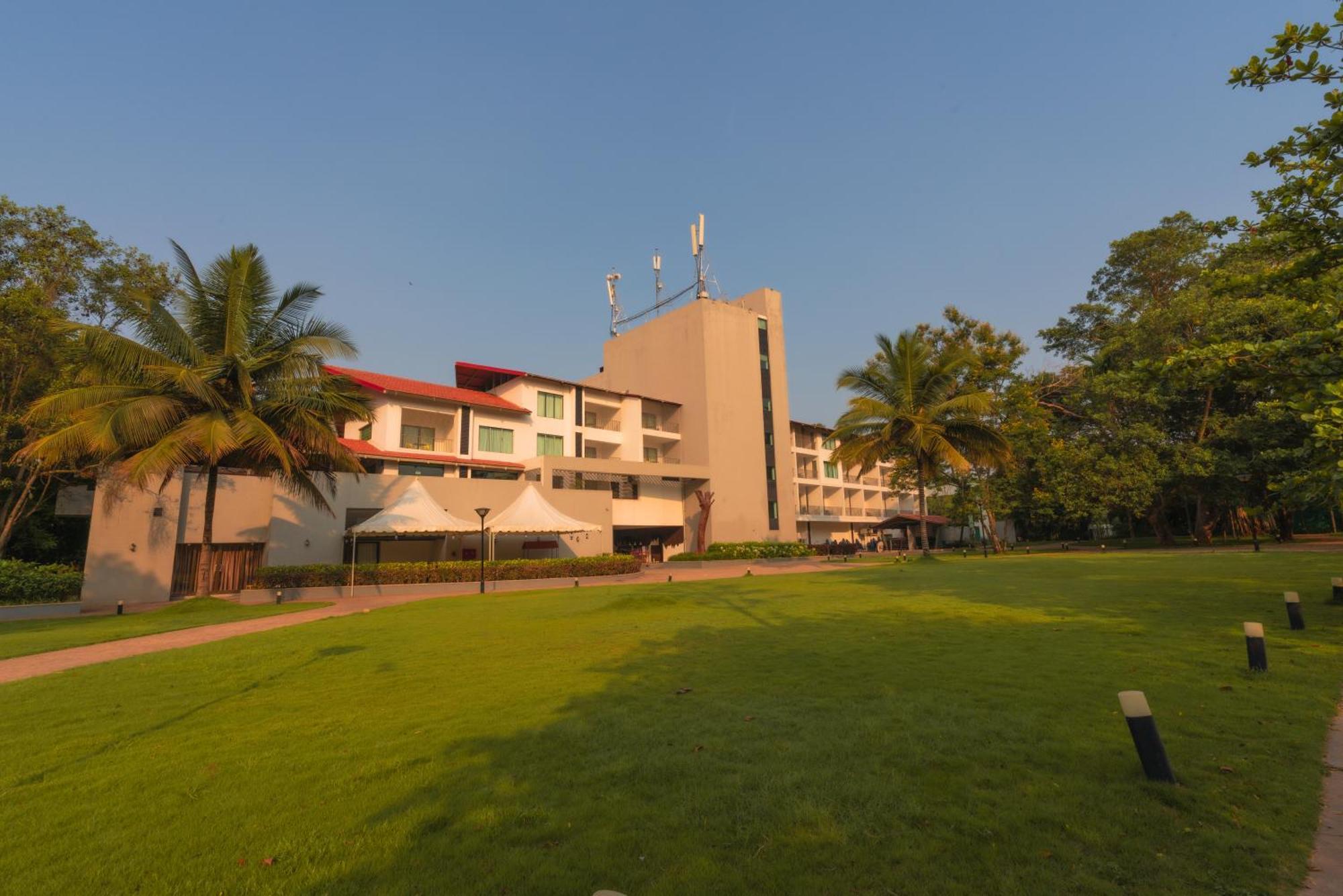 Signature Club Resort Devanahalli Екстериор снимка