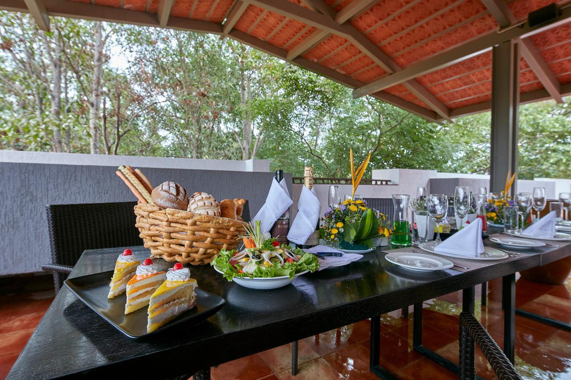 Signature Club Resort Devanahalli Екстериор снимка