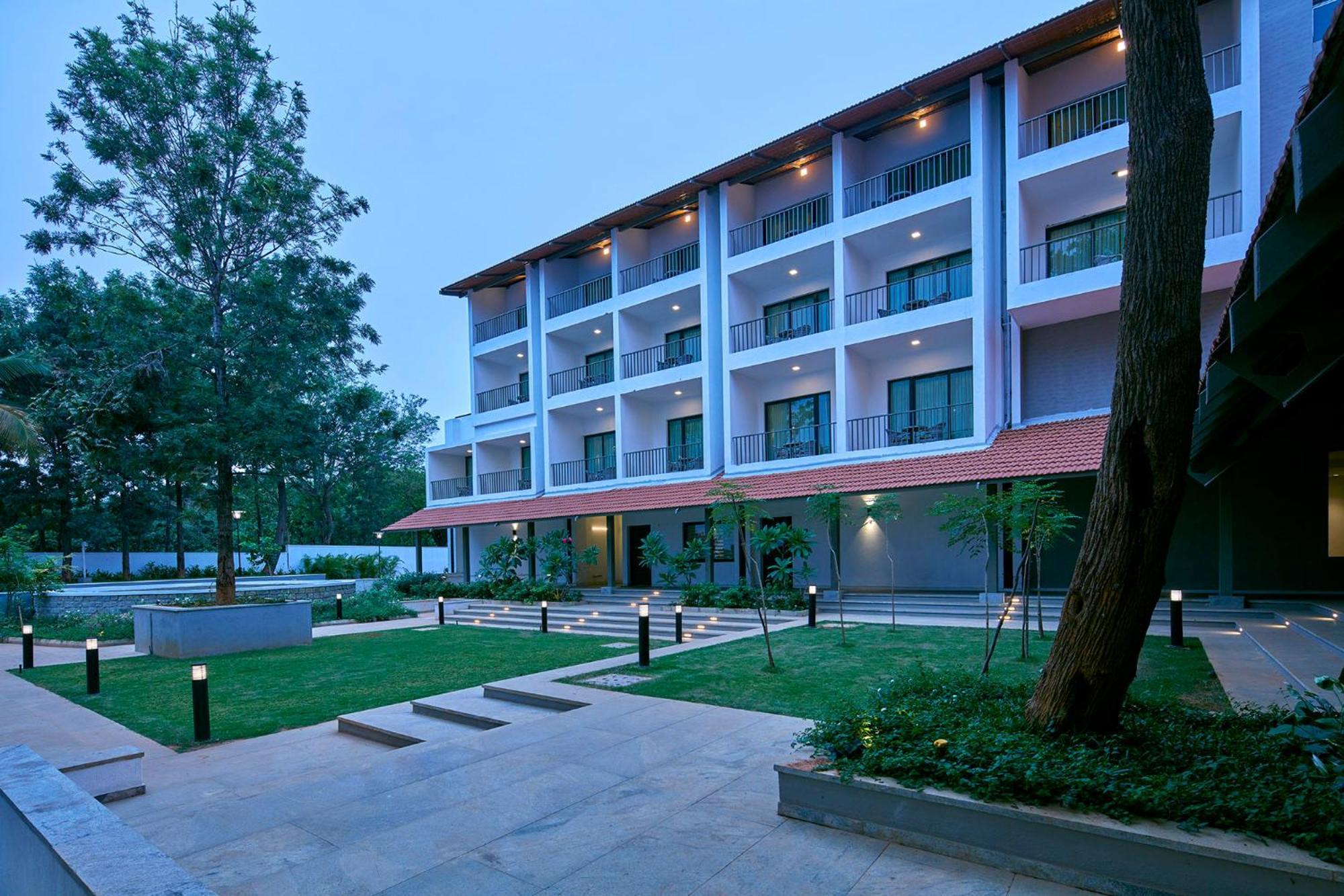 Signature Club Resort Devanahalli Екстериор снимка