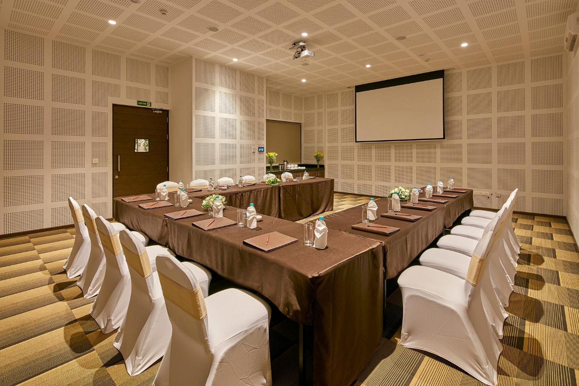 Signature Club Resort Devanahalli Екстериор снимка